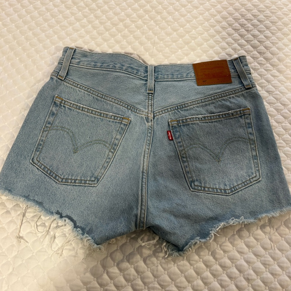 Levi’s 501 denim shorts W27 light wash